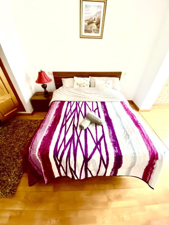 Roni Rooms サロウ エクステリア 写真