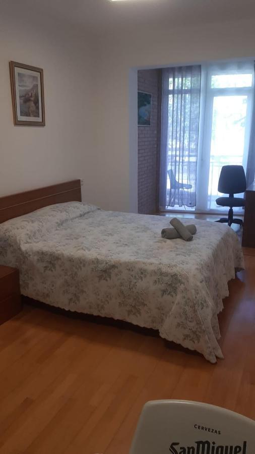 Roni Rooms サロウ エクステリア 写真
