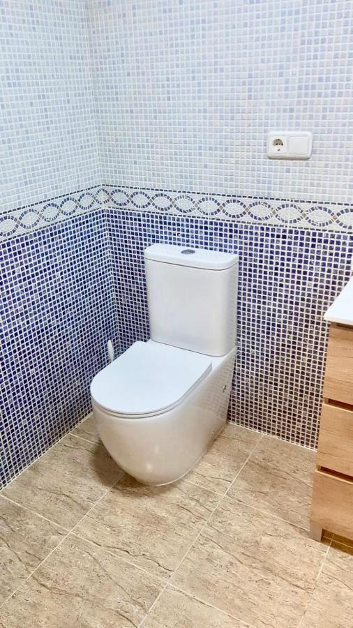 Roni Rooms サロウ エクステリア 写真